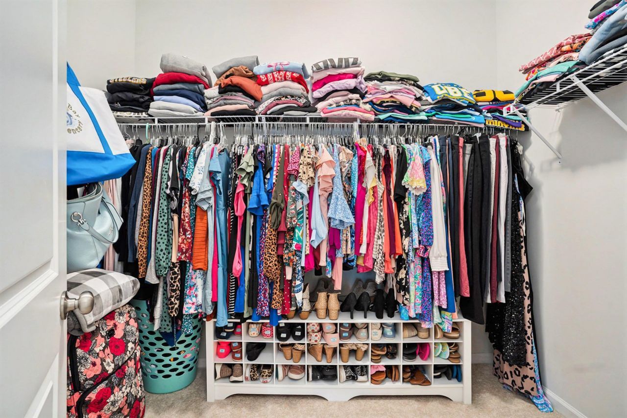 593 Heritage Downs Dr. Photo 17