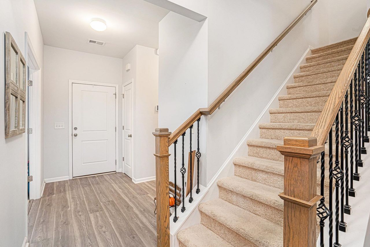 593 Heritage Downs Dr. Photo 18