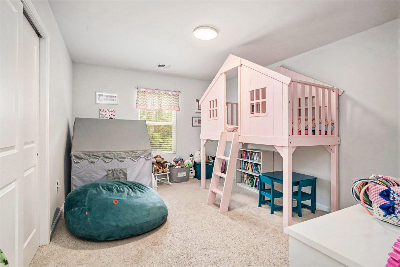 593 Heritage Downs Dr. Photo 19