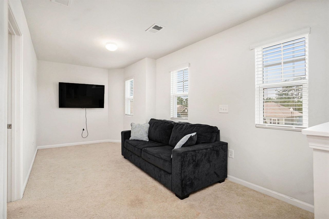 593 Heritage Downs Dr. Photo 22