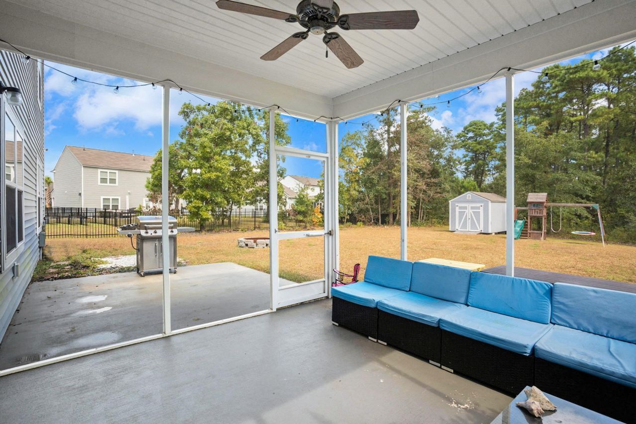 593 Heritage Downs Dr. Photo 26