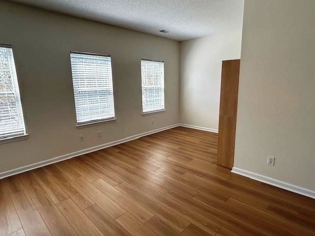 4595 Girvan Dr.  Photo 8