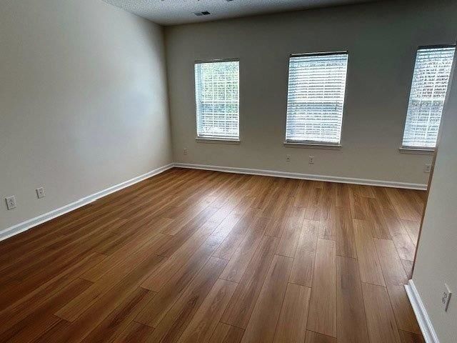 4595 Girvan Dr.  Photo 9