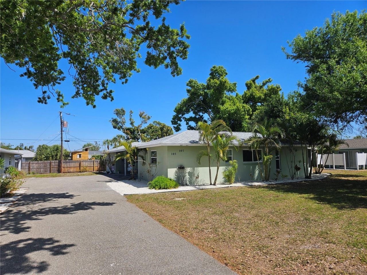105 Base Avenue E, Venice, FL 34285 Photo