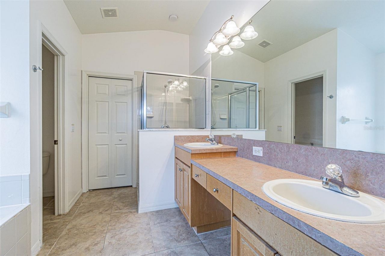 18024 Arbor Crest Drive, Tampa, FL 33647 Photo