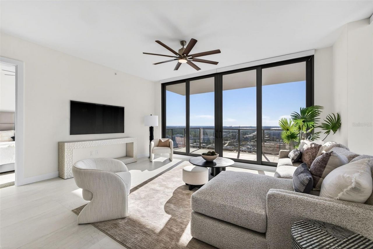 301 1st Street S, Unit 3205, Saint Petersburg, FL 33701 Photo