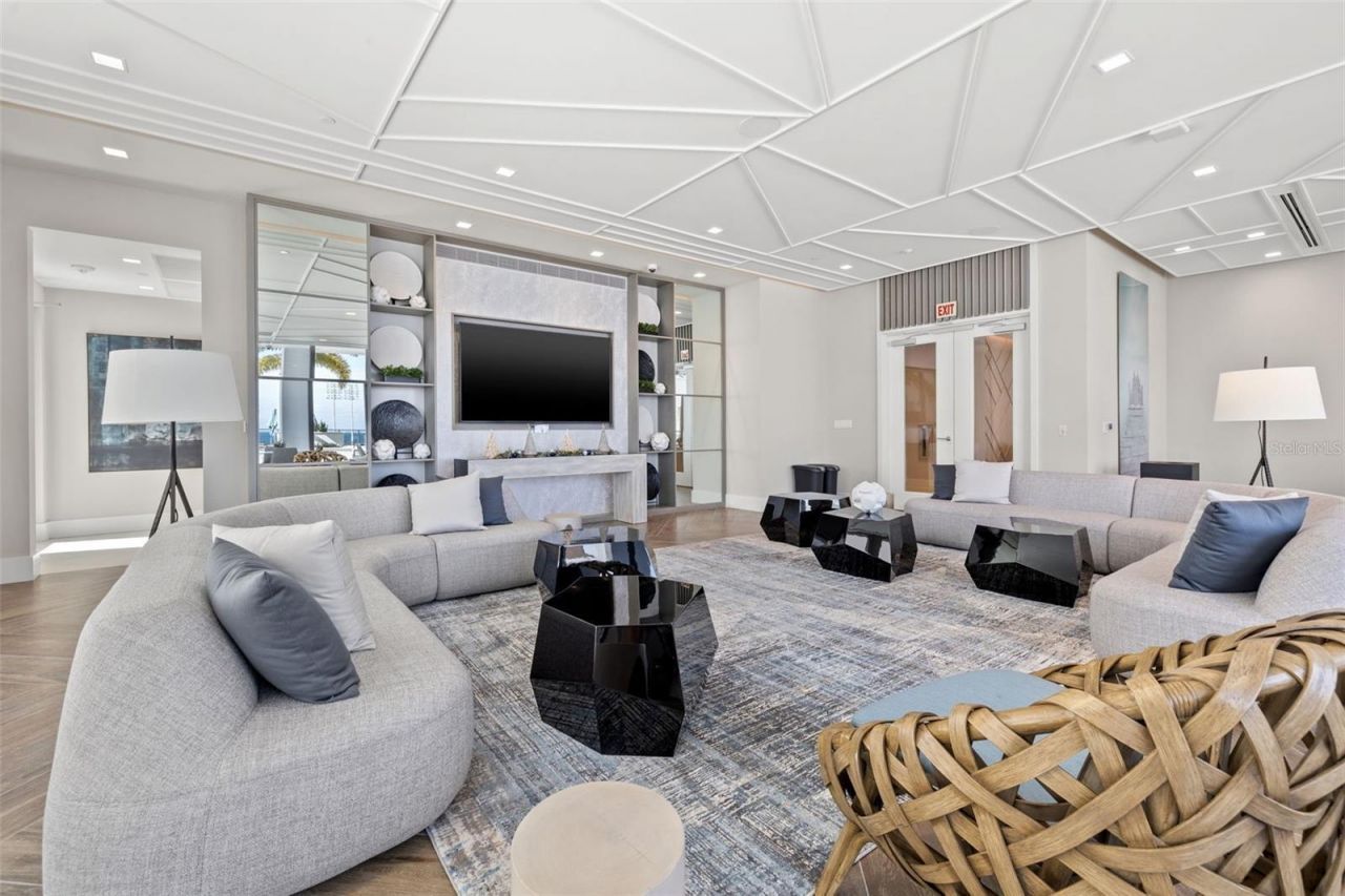 301 1st Street S, Unit 3205, Saint Petersburg, FL 33701 Photo