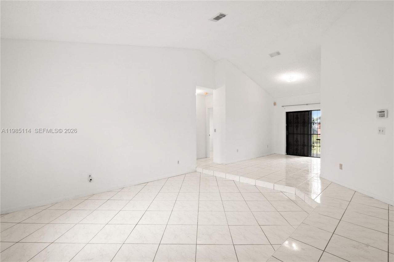 3490 NW 194 St, Miami Gardens, FL 33056 Photo