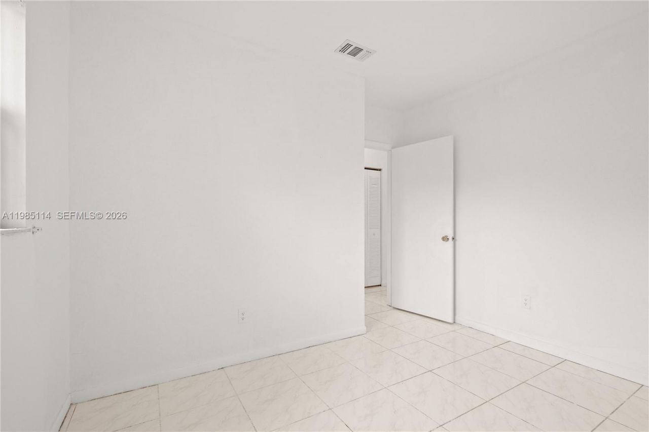 3490 NW 194 St, Miami Gardens, FL 33056 Photo