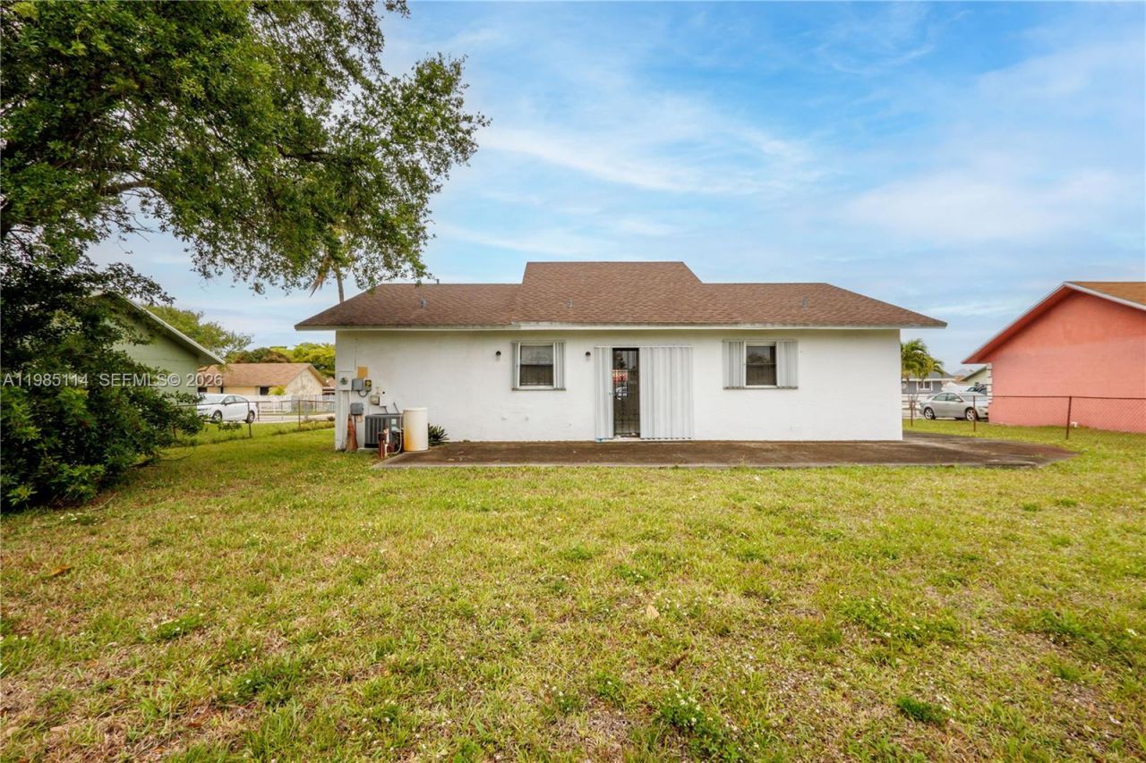 3490 NW 194 St, Miami Gardens, FL 33056 Photo