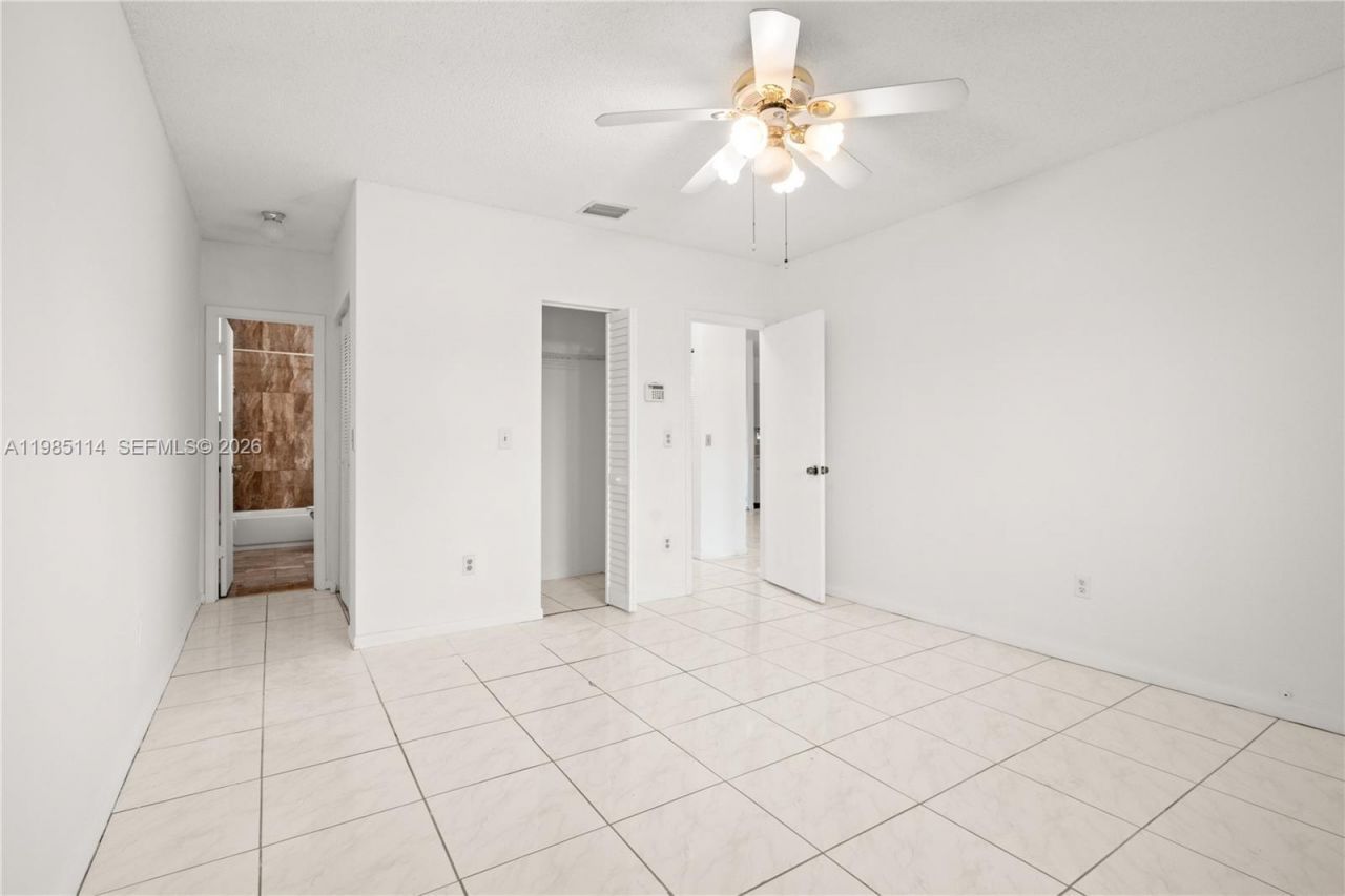 3490 NW 194 St, Miami Gardens, FL 33056 Photo