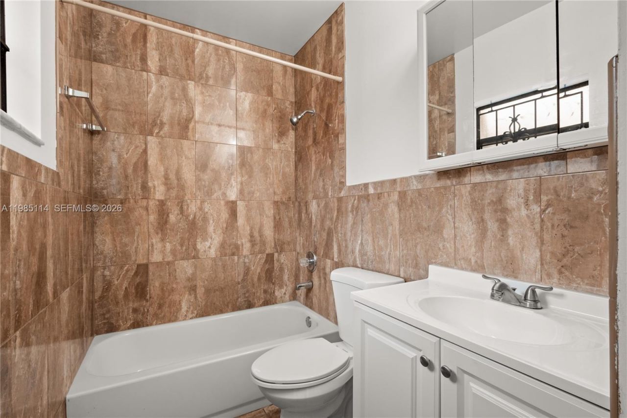 3490 NW 194 St, Miami Gardens, FL 33056 Photo