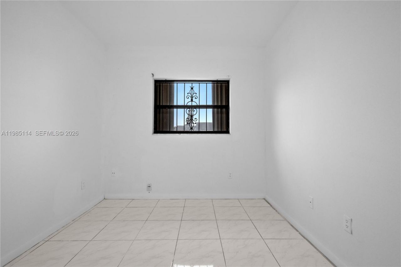 3490 NW 194 St, Miami Gardens, FL 33056 Photo