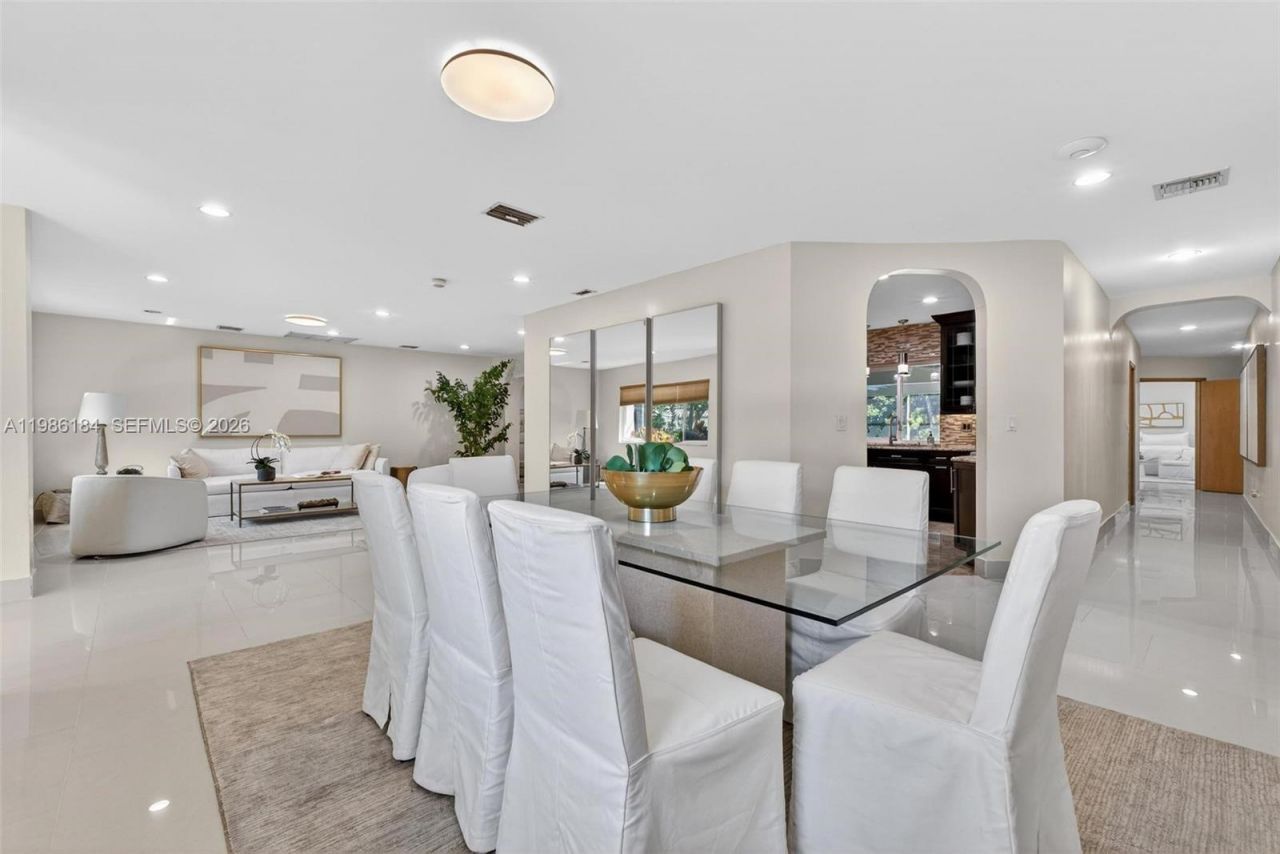 6125 SW 109th St, Pinecrest, FL 33156 Photo