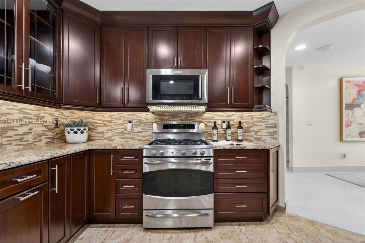 6125 SW 109th St, Pinecrest, FL 33156 Photo