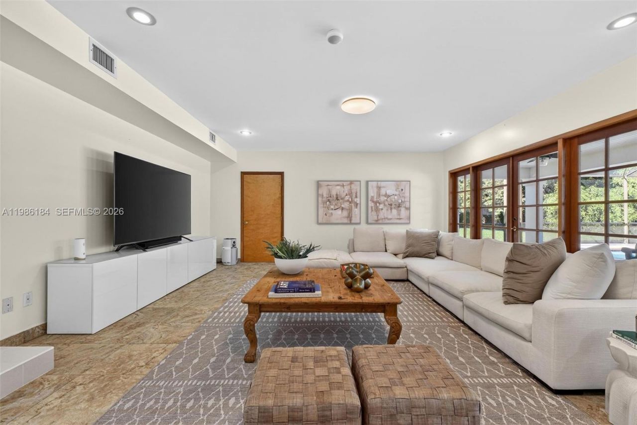 6125 SW 109th St, Pinecrest, FL 33156 Photo