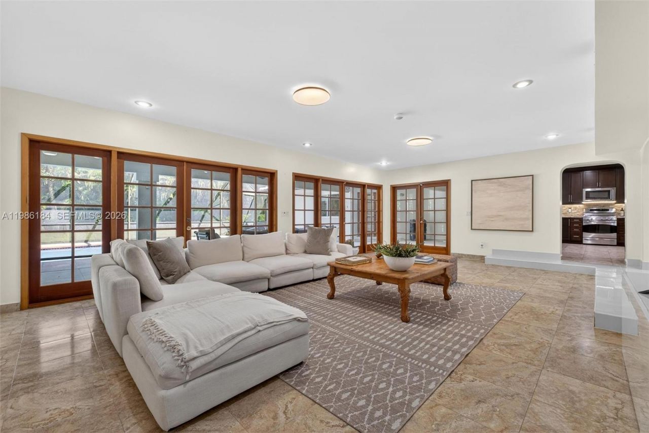 6125 SW 109th St, Pinecrest, FL 33156 Photo