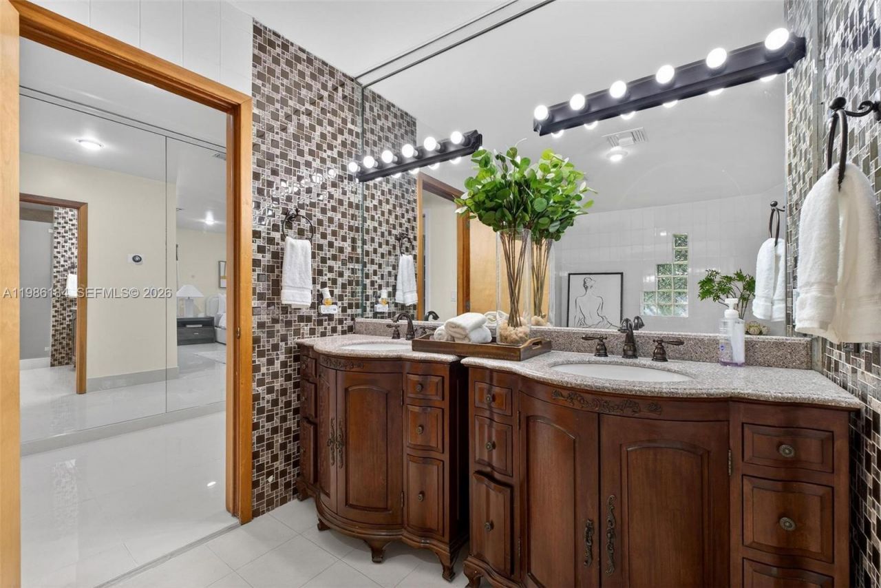 6125 SW 109th St, Pinecrest, FL 33156 Photo