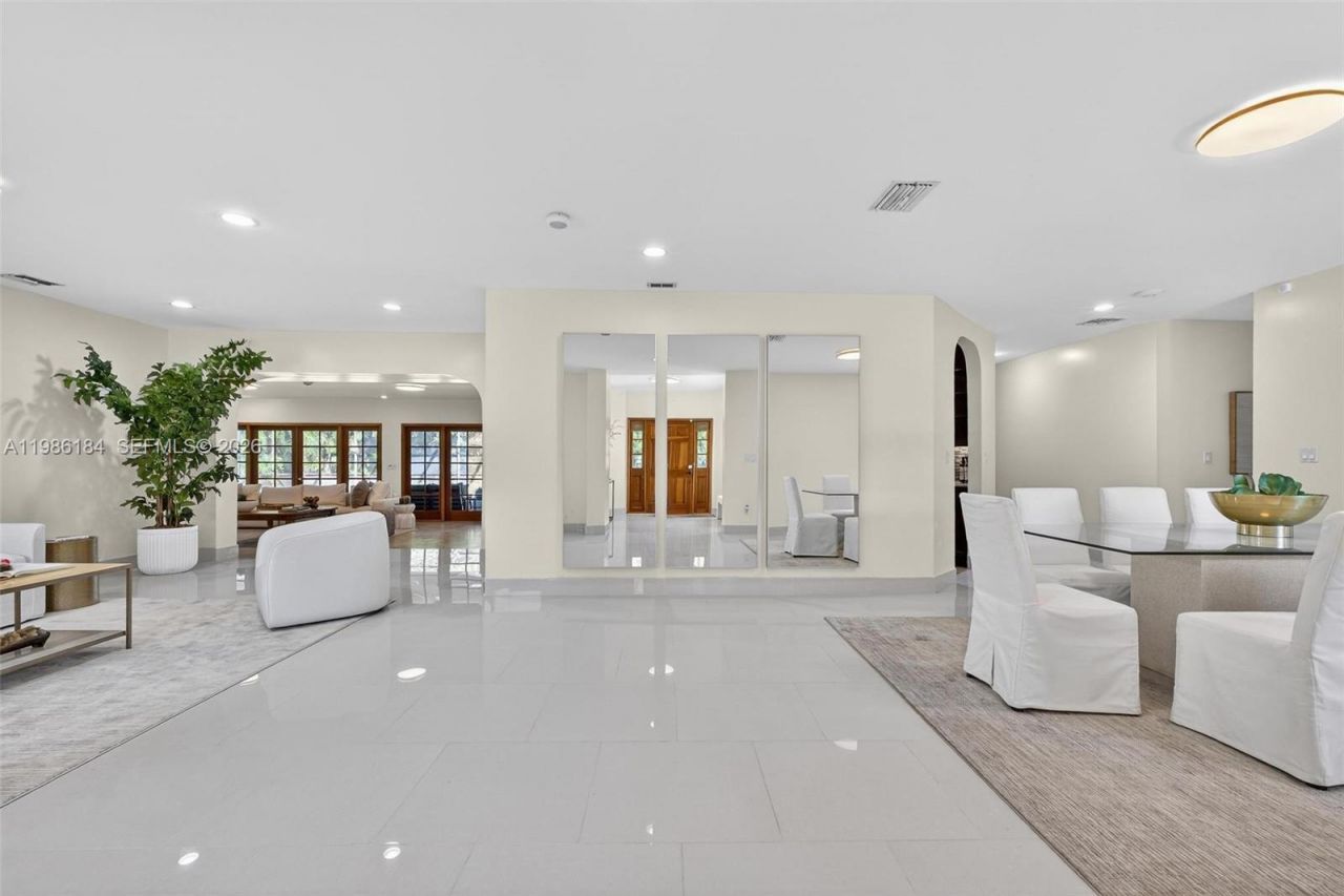 6125 SW 109th St, Pinecrest, FL 33156 Photo