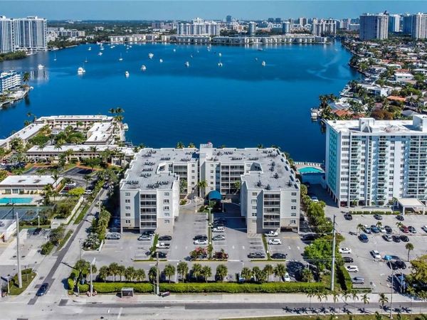 2821 N Miami Beach Blvd, Unit 2K, North Miami Beach, FL 33160