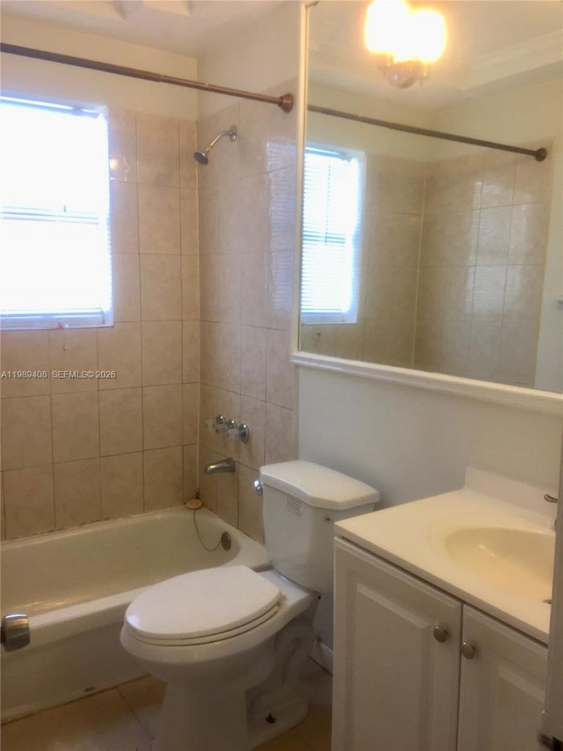 2551 NW 13th St , Unit 29, Miami, FL 33125 Photo