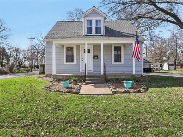 402 W Oak Street , Millstadt, IL 62260