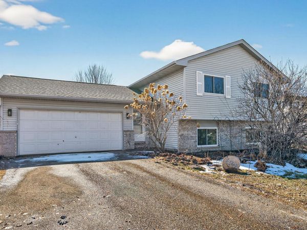 1275 10th Avenue SE, Cambridge, MN 55008