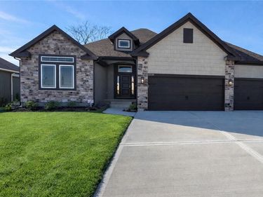 6934 NE 102nd Street, Kansas City, MO 64156