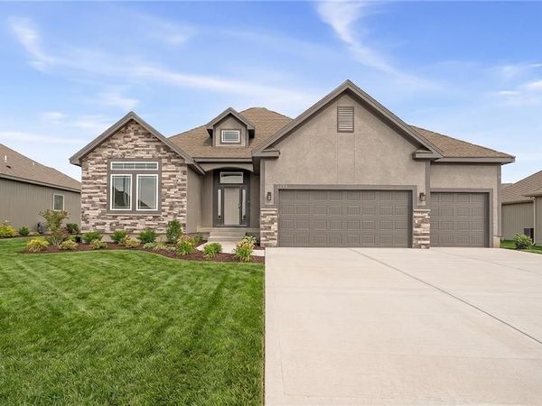 6934 NE 102nd Street, Kansas City, MO 64156