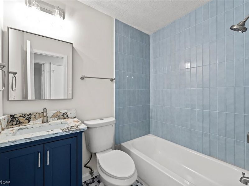 1201 Galaxy Drive, Cleveland, OH 44109 Photo 11