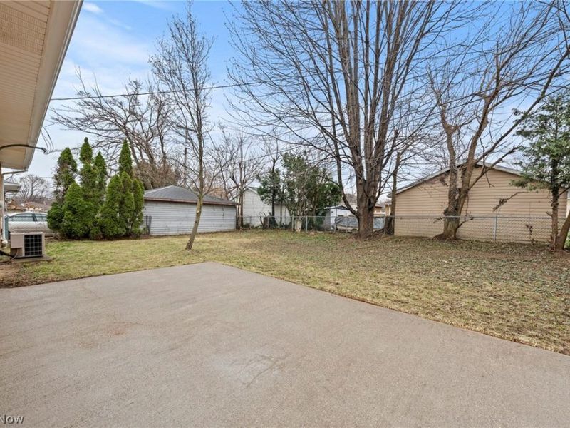 1201 Galaxy Drive, Cleveland, OH 44109 Photo 18