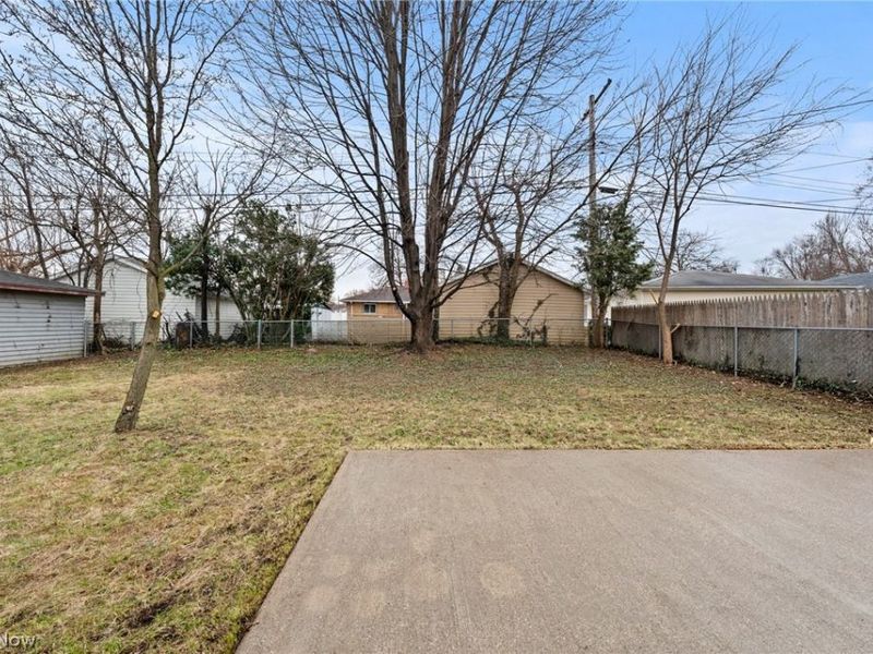 1201 Galaxy Drive, Cleveland, OH 44109 Photo 19