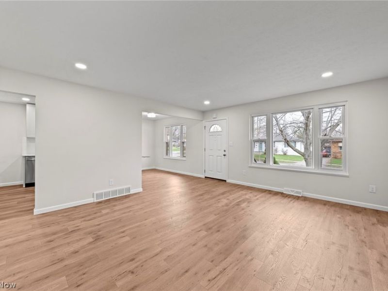 1201 Galaxy Drive, Cleveland, OH 44109 Photo 3