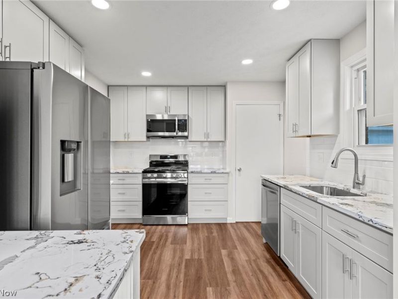 1201 Galaxy Drive, Cleveland, OH 44109 Photo 5