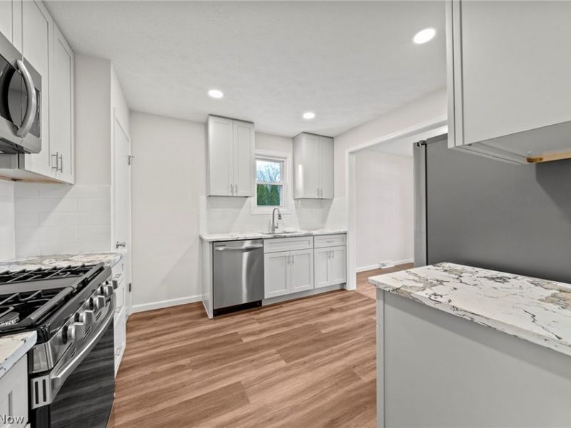 1201 Galaxy Drive, Cleveland, OH 44109 Photo 6