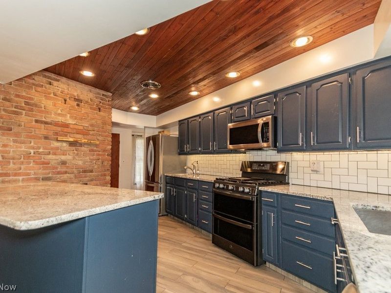 9251 Boyer Lane , Kirtland Hills, OH 44060 Photo 6