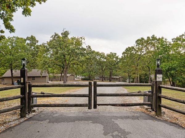 220 Bittersweet Circle, Kimberling City, MO 65686