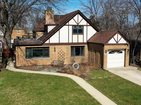 1906 W Greendale Avenue , Park Ridge, IL 60068