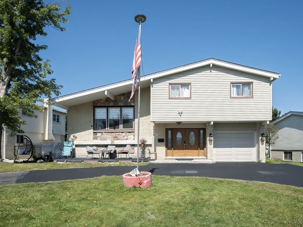 9909 N Huber Lane , Niles, IL 60714