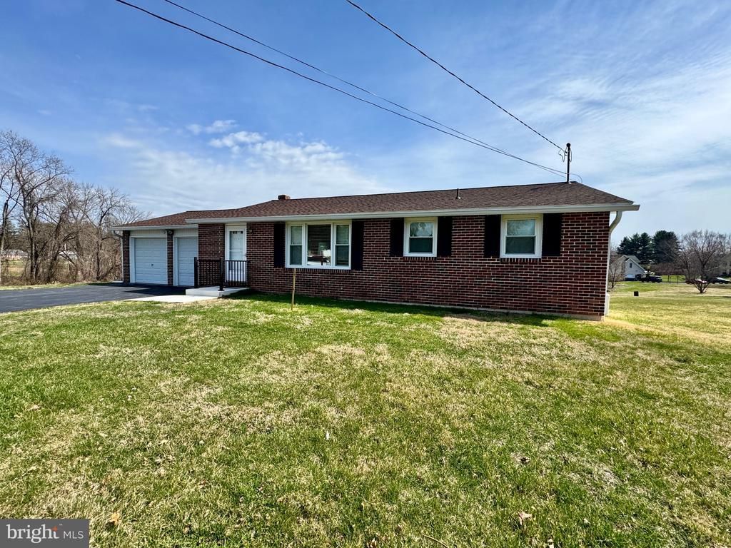 512 E AVONDALE ROAD , WEST GROVE, PA 19390