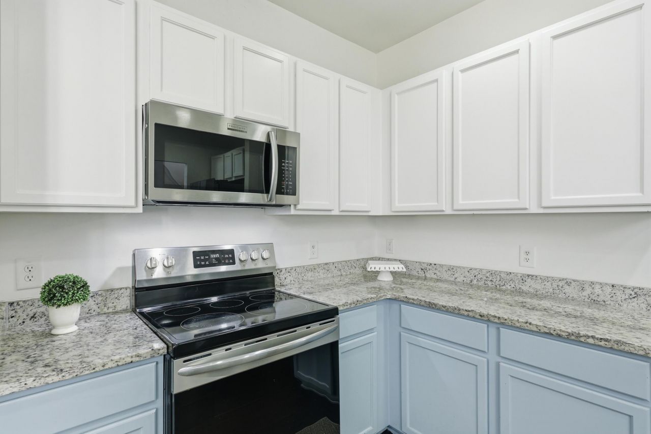 258 Longford Drive Photo 11