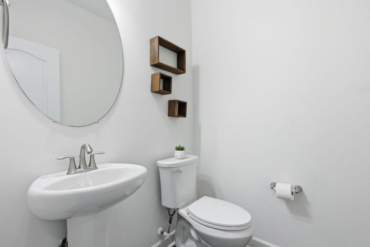 258 Longford Drive Photo 12