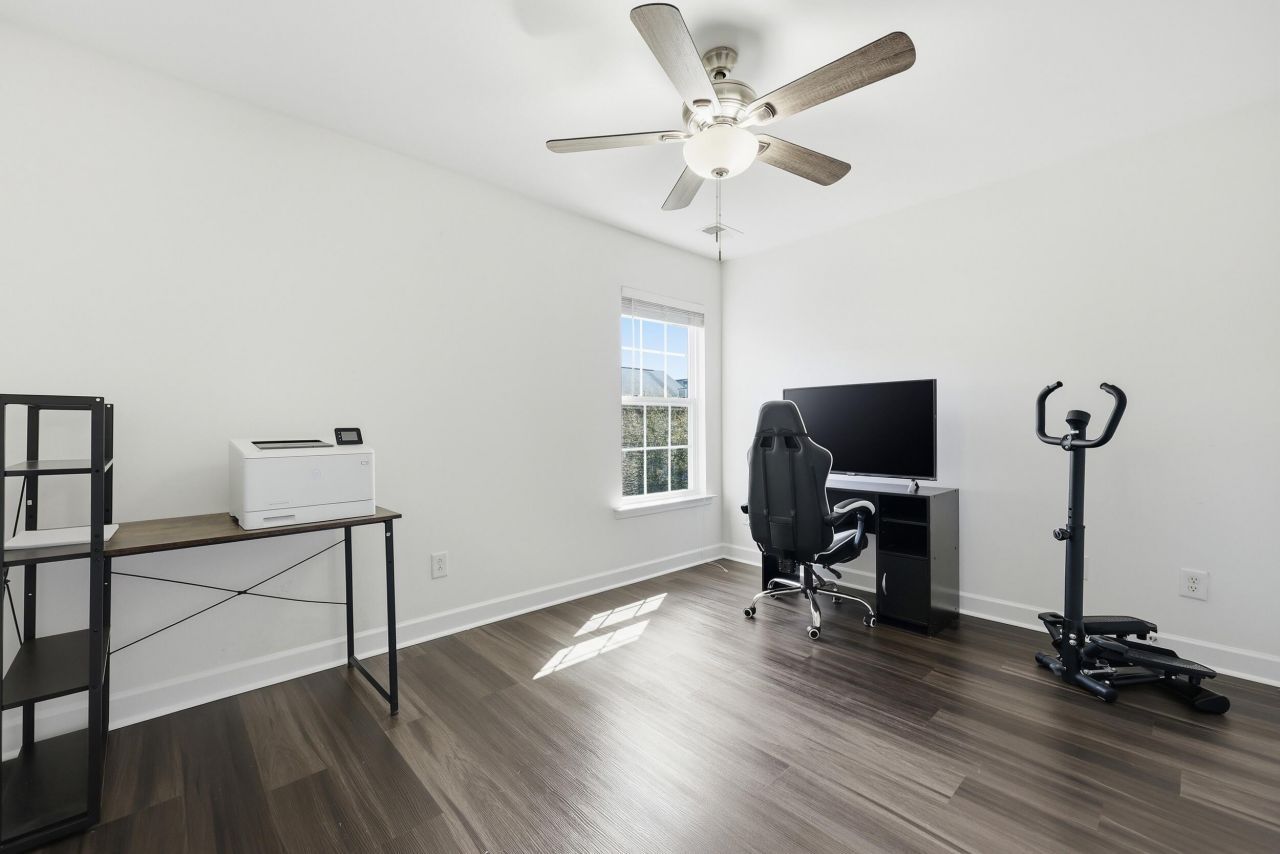 258 Longford Drive Photo 21