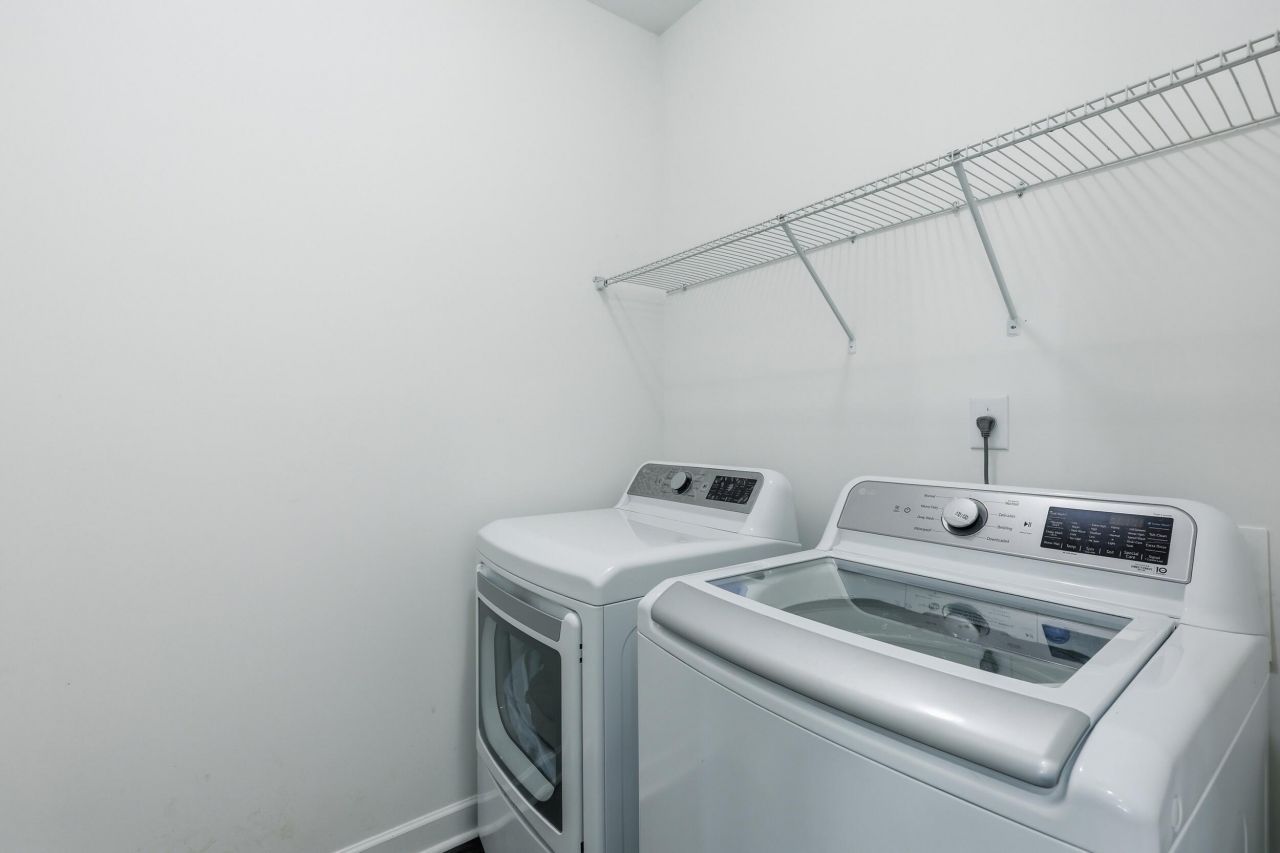 258 Longford Drive Photo 22