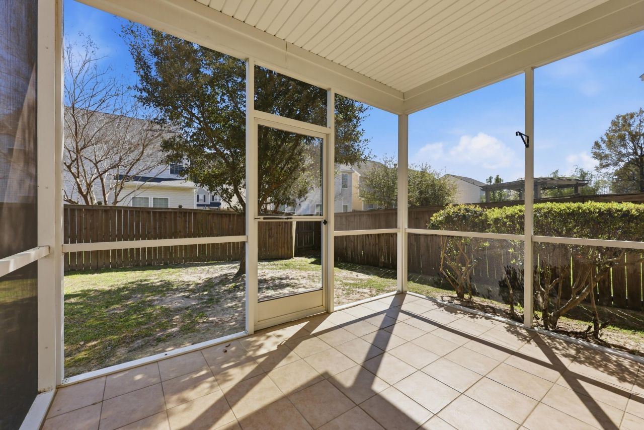 258 Longford Drive Photo 23