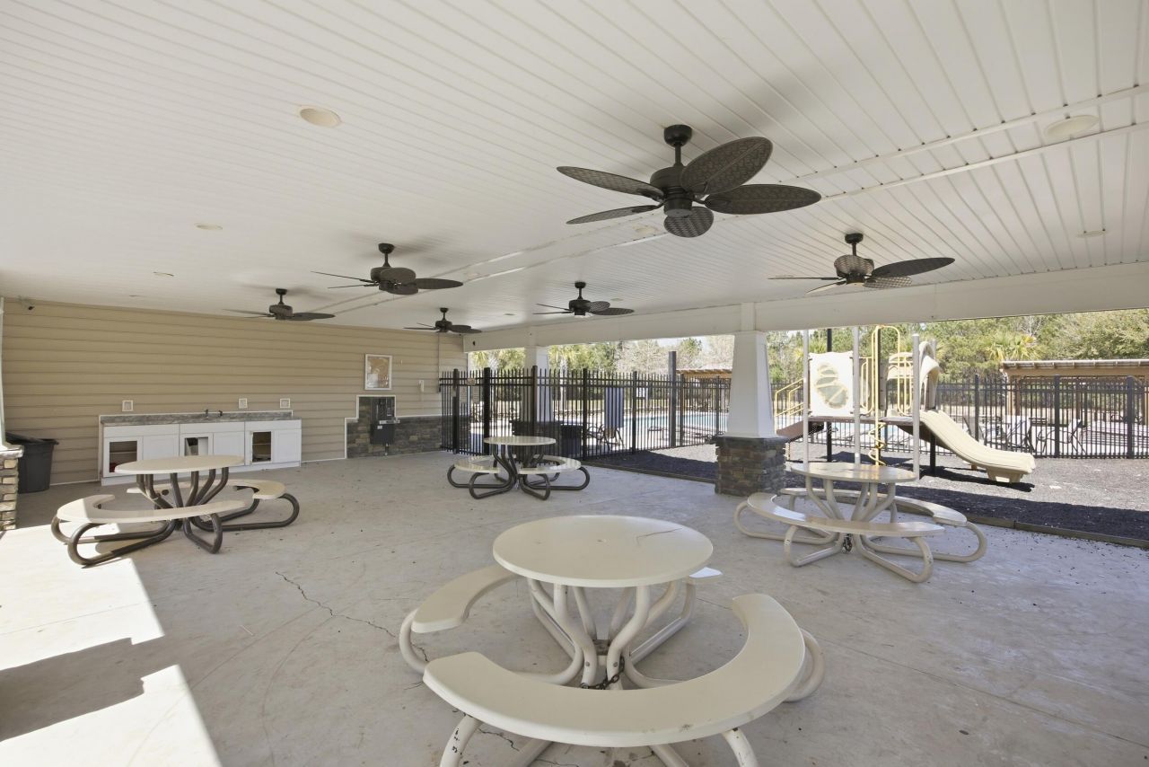 258 Longford Drive Photo 39