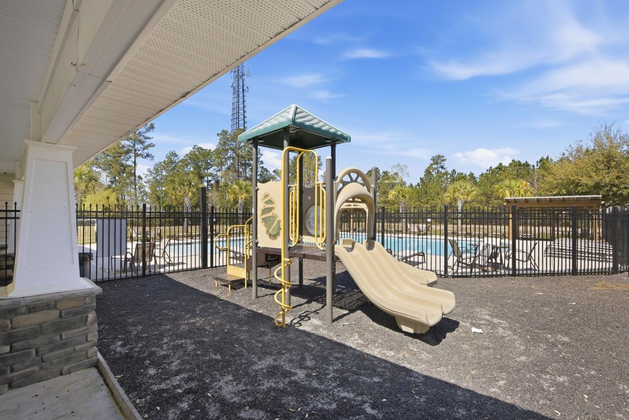 258 Longford Drive Photo 40