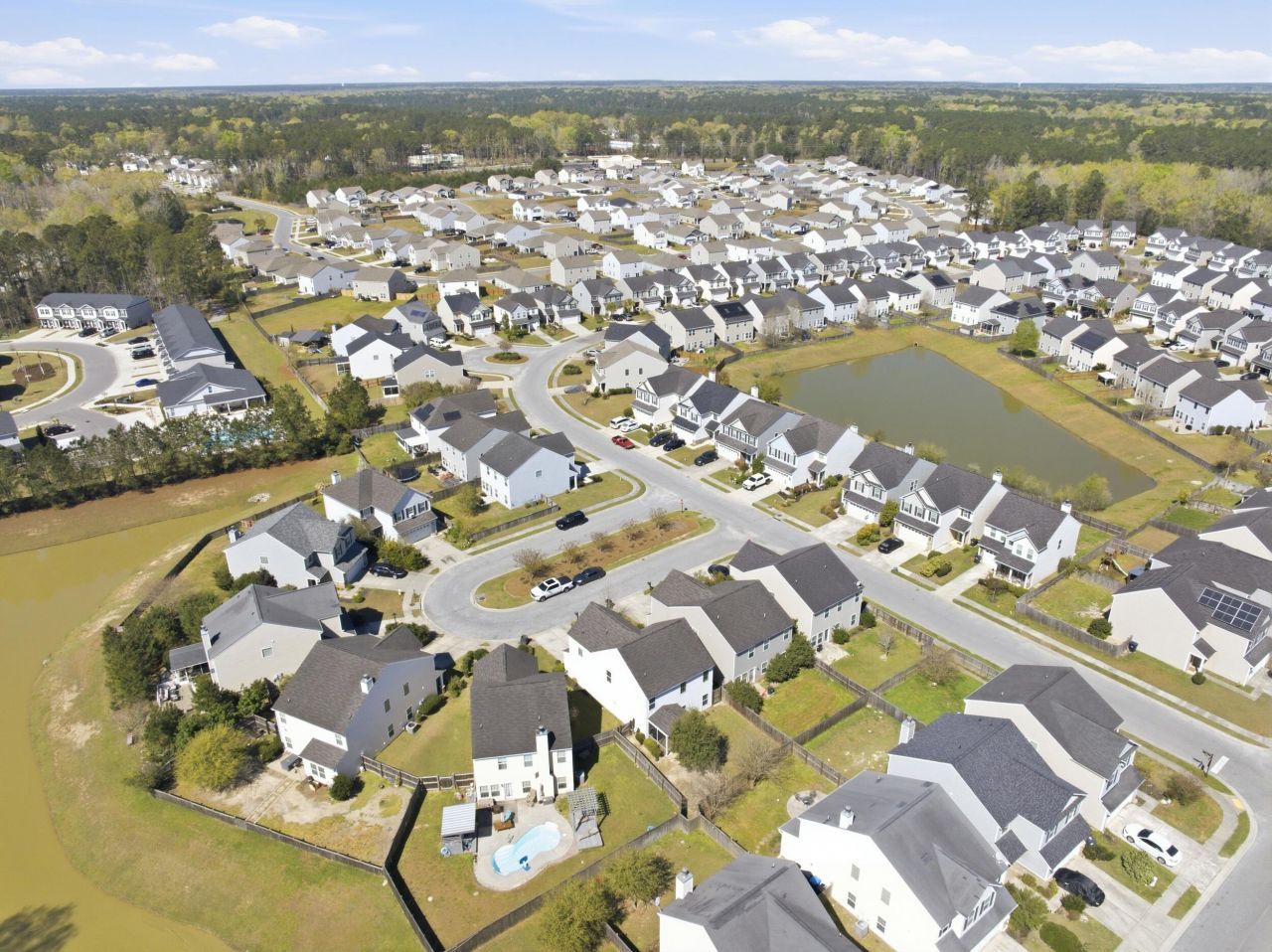 258 Longford Drive Photo 42