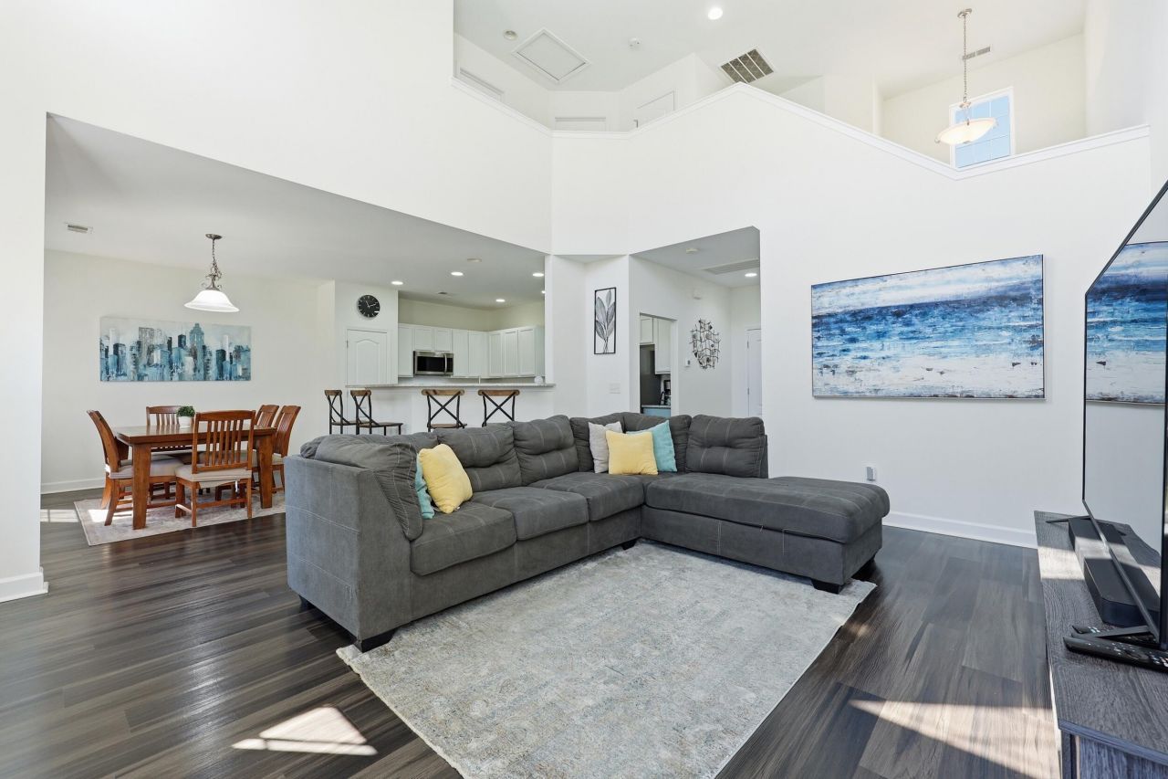 258 Longford Drive Photo 5