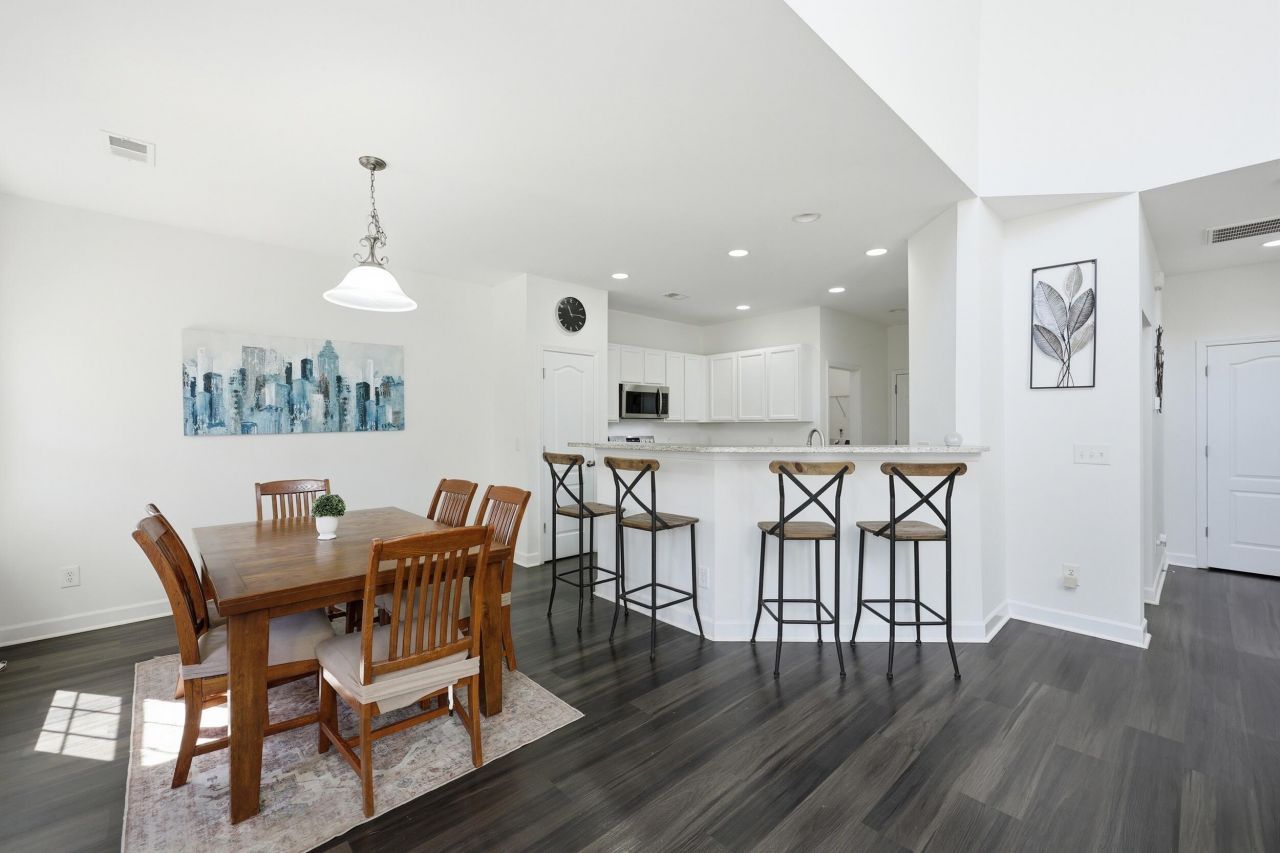 258 Longford Drive Photo 6